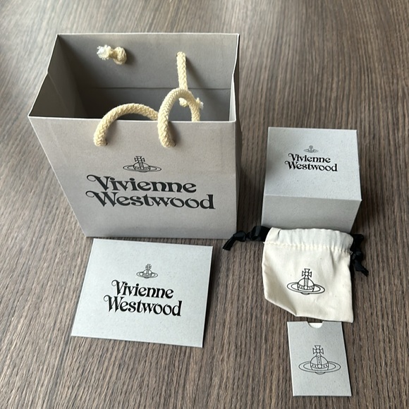 Vivienne Westwood gifting kit - Picture 2 of 3